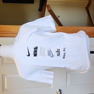 Nike tee